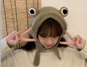 Big eyes frog woolen hat (Color: Coffee)